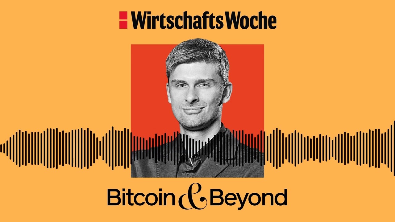 Bitcoin-Münzen auf einem Tisch neben einem Steuerbescheid – Symbolbild zur Krypto-Steuer Haltefrist Debatte in Deutschland