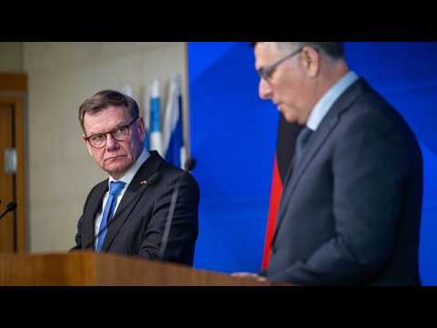 deutsch-israelische Beziehungen – Außenminister Johann Wadephul und Gideon Sa'ar bei einer Pressekonferenz zu den deutsch-is…