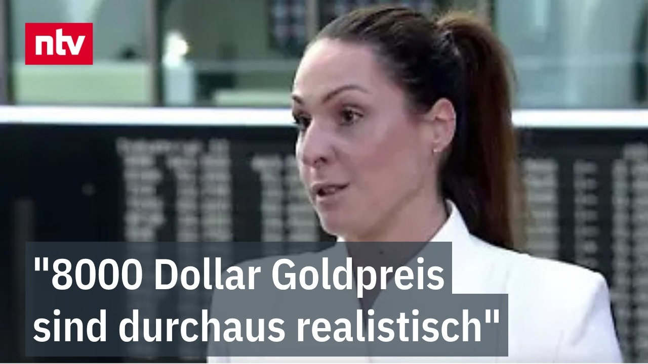 Goldbarren und Goldmünzen auf einem Tisch – Goldpreis und De-Dollarisierung als Anlagethema
