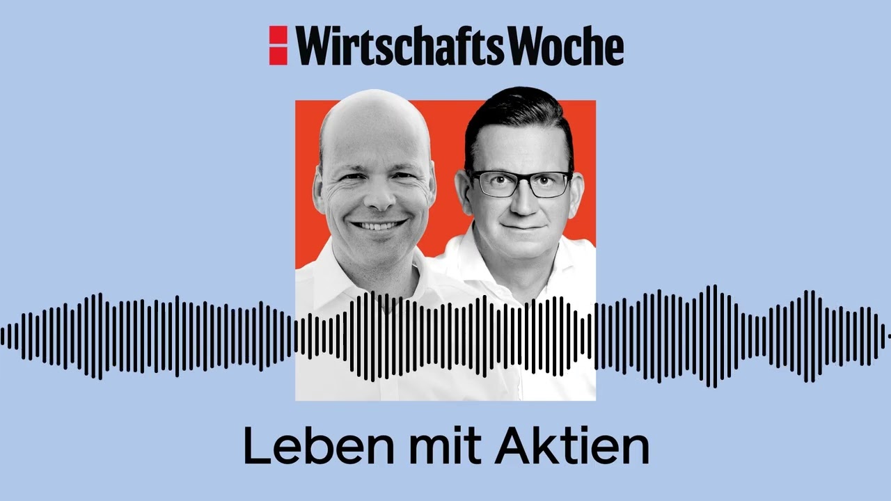 Greg Abel spricht auf der Berkshire Hathaway Hauptversammlung 2026, Warren Buffett sitzt im Publikum