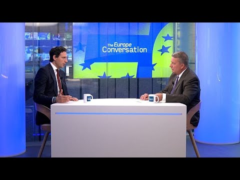 EU-Klimakommissar Wopke Hoekstra spricht über die Energiekrise und den Ausbau erneuerbarer Energien in Europa