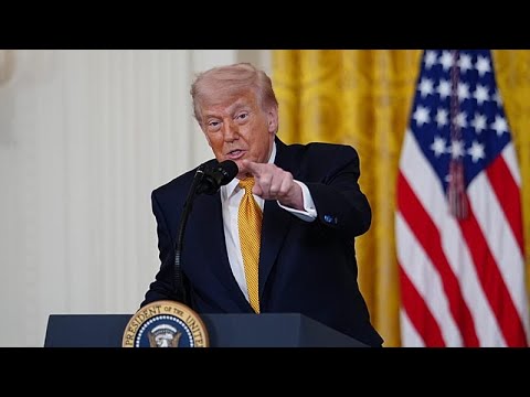 EU Zölle Trump – Donald Trump und Ursula von der Leyen bei EU-USA-Handelsgesprächen – EU Zölle im Fokus