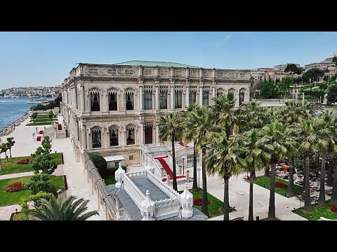 Blick auf den Bosporus mit dem Çırağan Palace – Luxus in Istanbul verbindet imperiales Erbe und modernes Design