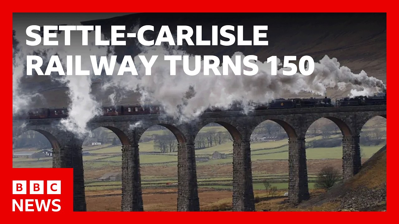 Dampflokomotive auf dem Ribblehead-Viadukt der Settle-Carlisle-Bahn in Nordengland