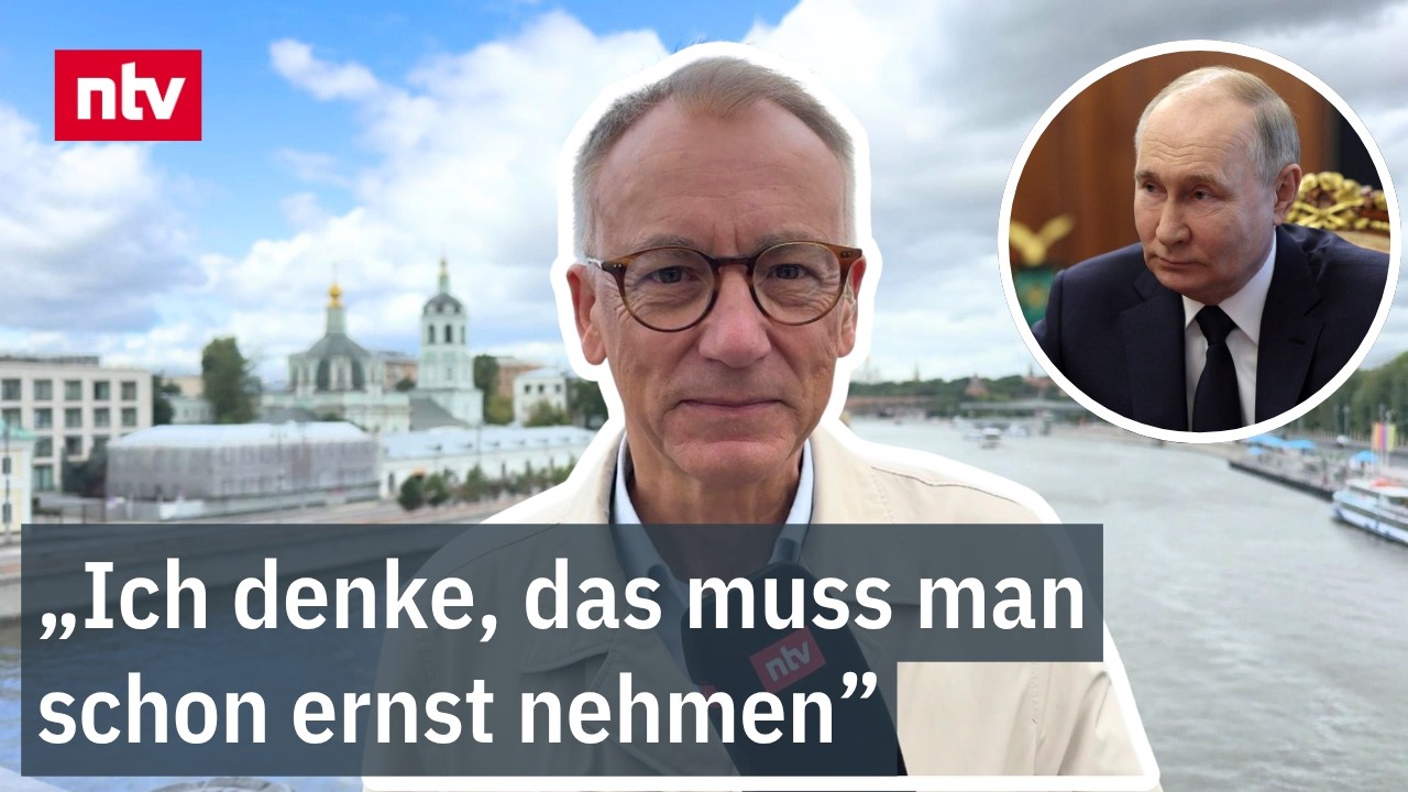 Russische Flagge vor dem Kreml in Moskau – Russland droht Deutschland wegen Ukraine-Hilfe