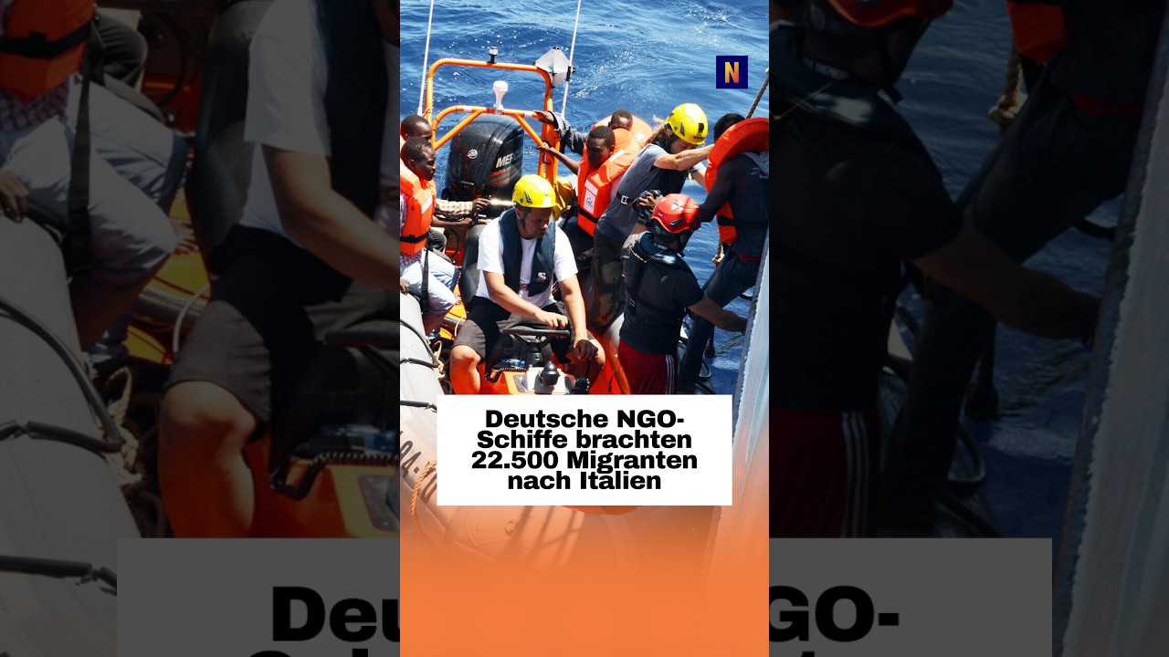 Bootsmigranten NGO-Schiffe – Seenotrettungsschiff einer deutschen NGO im Mittelmeer mit geretteten Bootsmigranten an Bord