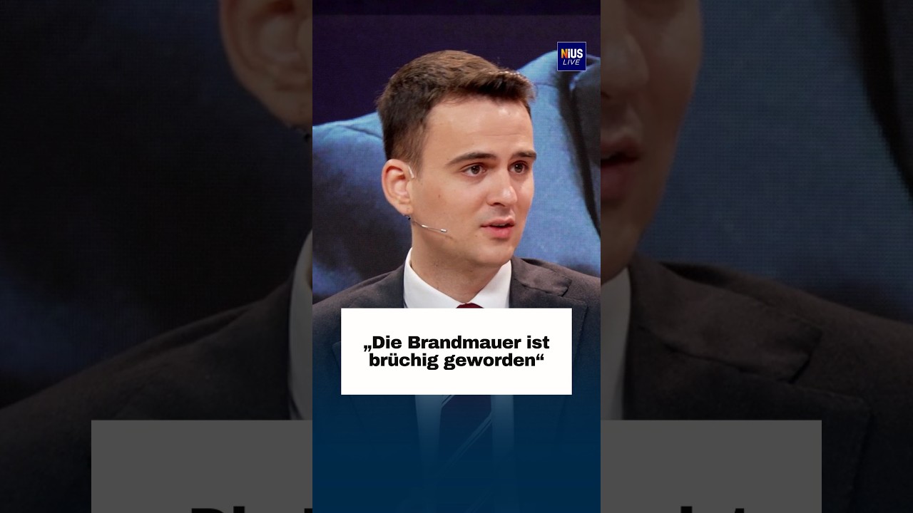 Brandmauer CDU – Friedrich Merz am Rednerpult, im Hintergrund CDU-Logo – symbolisch für die Brandmauer-Debatte der CDU gegen…