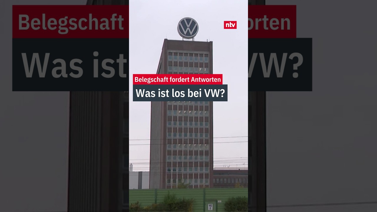 VW-Werk von außen mit Konzernlogo – Symbol für die VW-Krise und drohende Werksschließungen in Deutschland