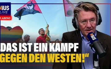 Berliner Linke Antisemitismus – Berliner Abgeordnetenhaus bei Nacht – Debatte über Antisemitismus und die Berliner Linke
