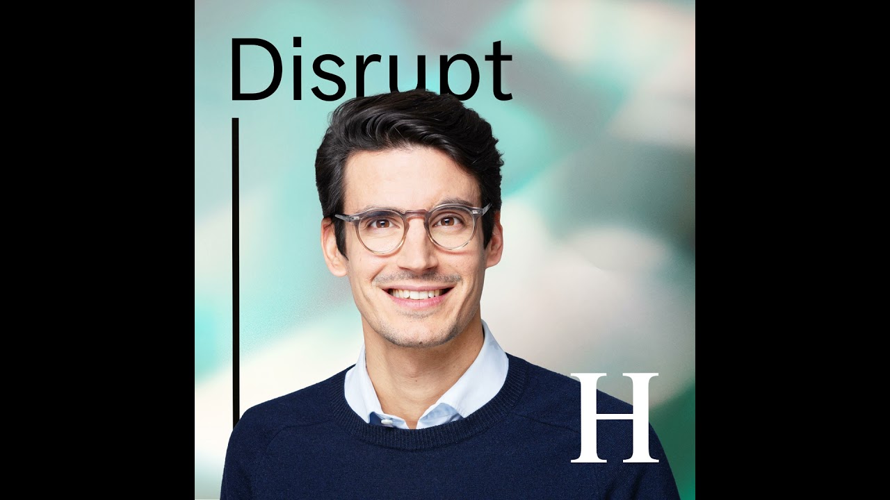 MOS-CEO Ante Spittler erklärt auf einer Konferenz, wie Buchhaltung automatisieren mit KI-Agenten funktioniert