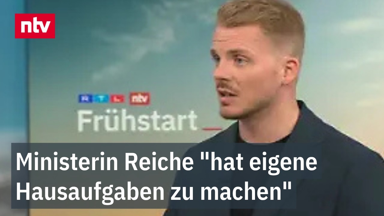 Drohne über deutschem Flughafen – Symbol für russische Drohnenangriffe auf kritische Infrastruktur