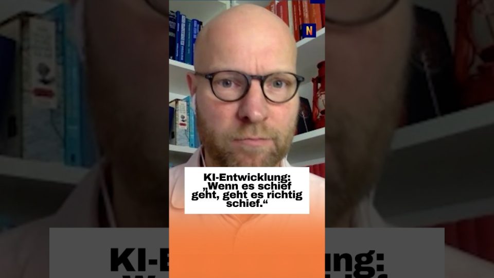 Symbolbild zu KI-Risiken: Menschliche Hand und Roboterhand vor digitalem Netzwerk-Hintergrund