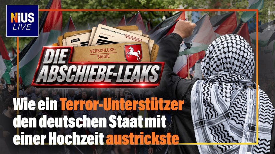 Abschiebe-Leaks Niedersachsen: Polizeiakten und Gerichtsunterlagen zum Fall eines Terror-Verdächtigen liegen auf einem Tisch