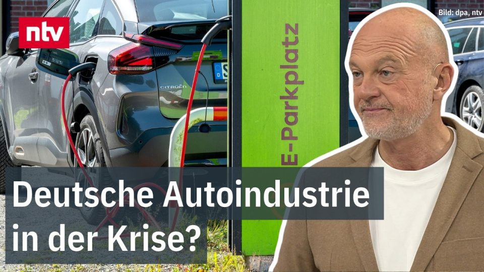 Elektroauto wird an einer Ladesäule geladen – Symbol für den E-Auto-Boom in Deutschland