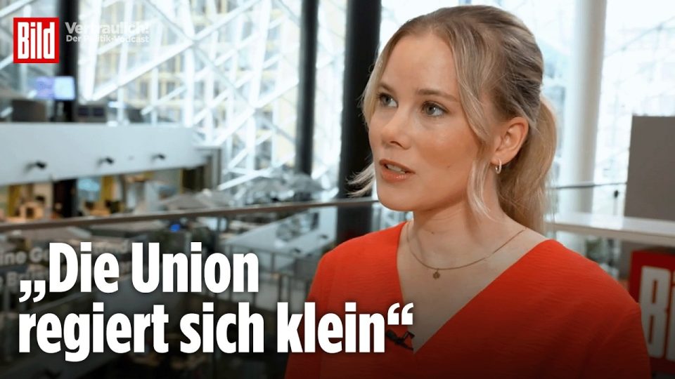 Friedrich Merz spricht vor Mikrofonen nach schlechtem CDU Wahlergebnis bei Landtagswahlen