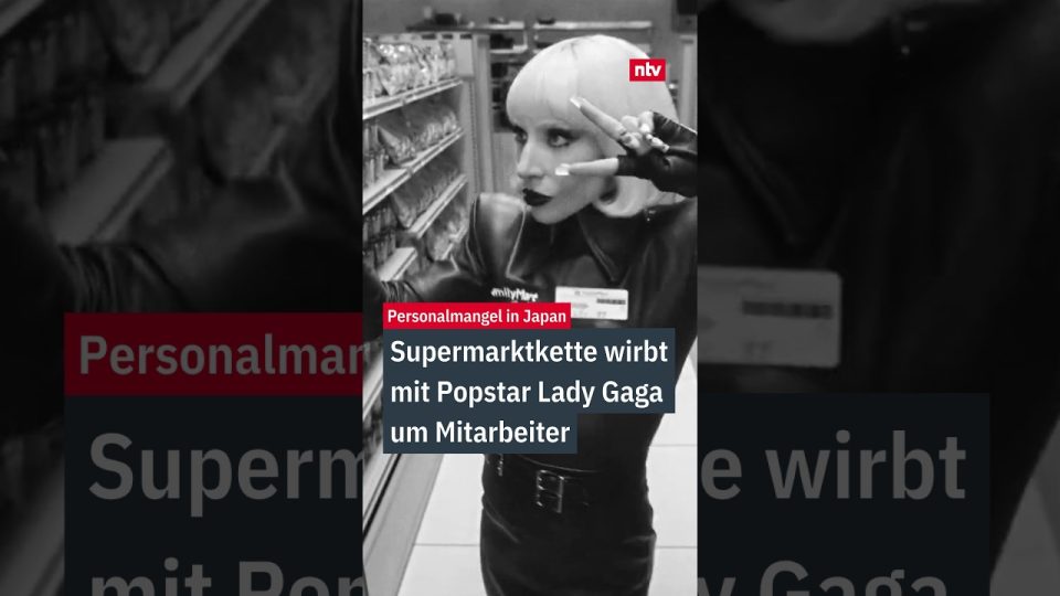 Lady Gaga Supermarkt – Lady Gaga in Supermarkt-Uniform räumt Regale ein – Werbespot für Family Mart Japan
