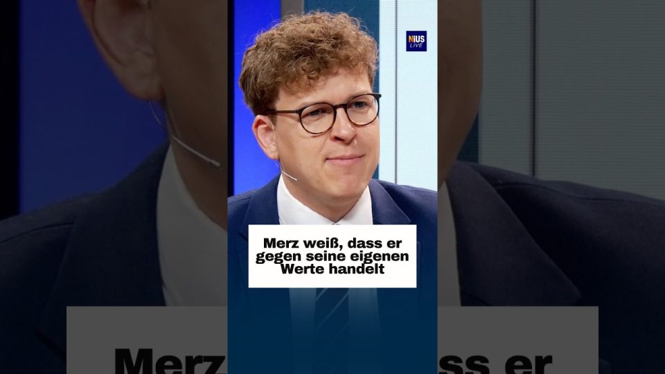 Friedrich Merz am Rednerpult, Symbol für den Widerspruch zwischen Friedrich Merz Werten und seiner aktuellen Politik