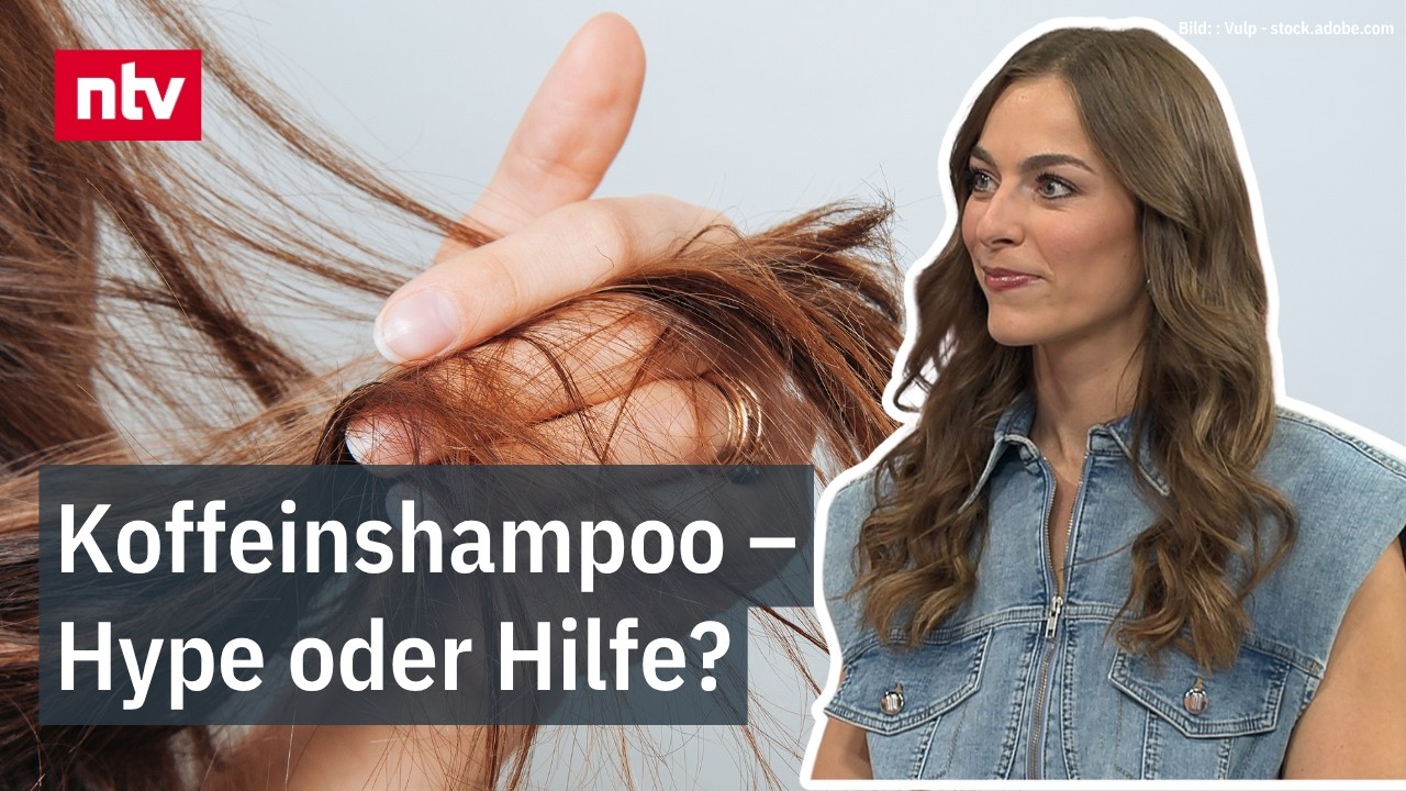 Eine Flasche Koffeinshampoo im Badezimmer – Koffeinshampoo gegen Haarausfall im Produktvergleich