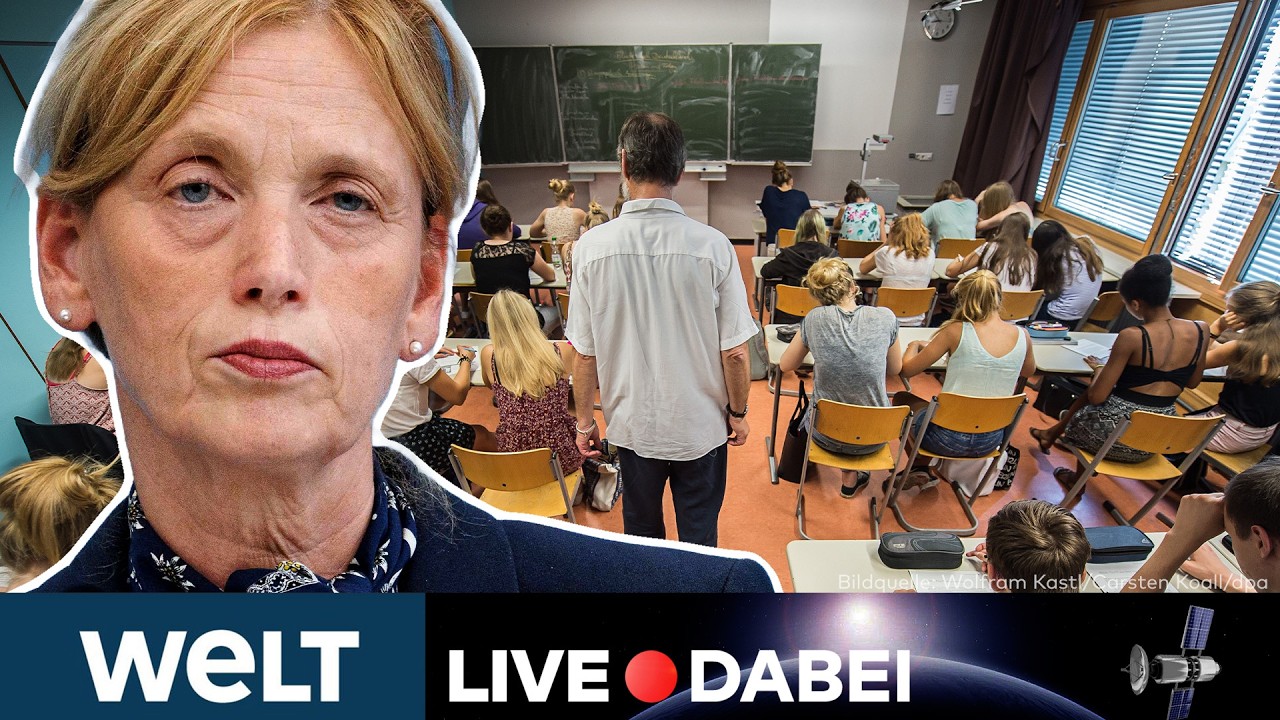 Schülerinnen und Schüler sitzen in einem Klassenraum und schreiben einen Test – Symbolbild zur PISA-Studie 2025 in Deutschla…