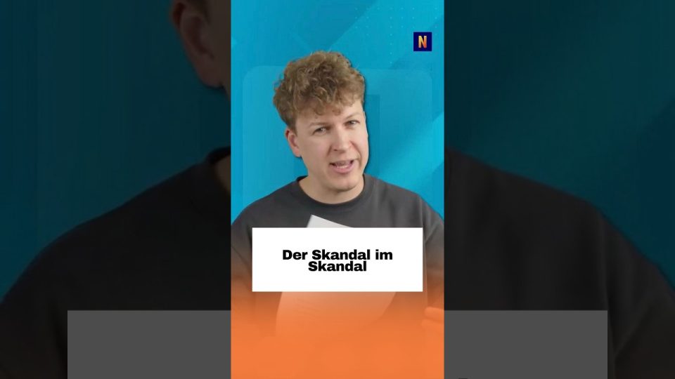Gestapelte Aktenordner mit Bürgergeld-Unterlagen – Bürgergeld-Weiterbildung kostet Millionen bei geringer Erfolgsquote