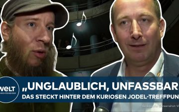 Jodelgruppe beim mehrstimmigen Jodeln im Parkhaus in Graz zwischen Betonpfeilern und Rampen