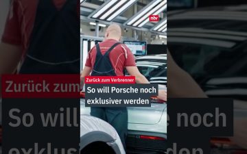 Porsche Sportwagenschmiede 35 – Porsche Sportwagen mit Verbrennungsmotor auf einer Rennstrecke – Symbol für die Sportwagensc…