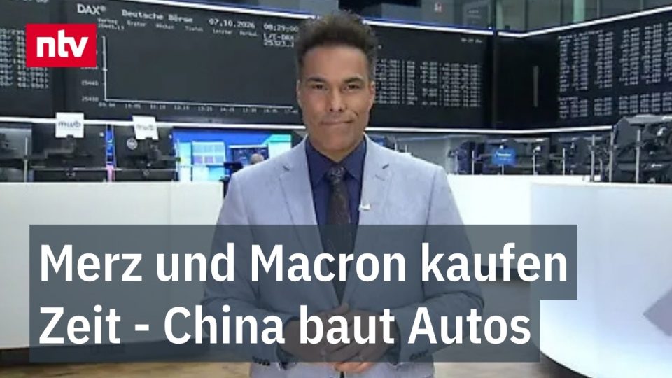 Elektroauto und Verbrenner nebeneinander – Symbolbild zur Debatte über die Verbrenner-Verlängerung in Europa