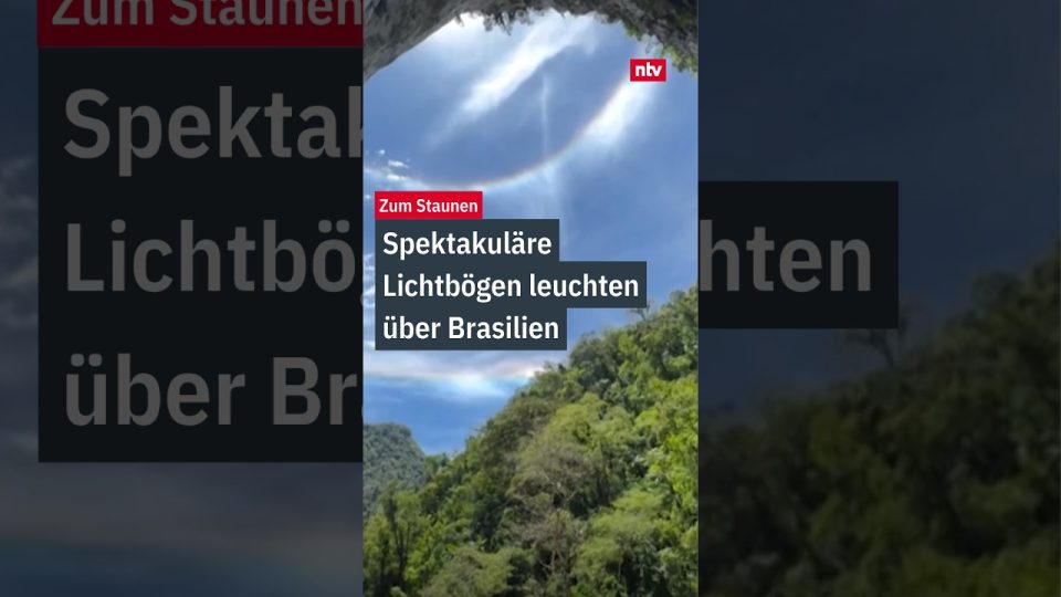 Lichtbögen Brasilien – Halo und Regenbogen als spektakuläre Lichtbögen über dem Höhleneingang Casa de Pedra in Brasilien