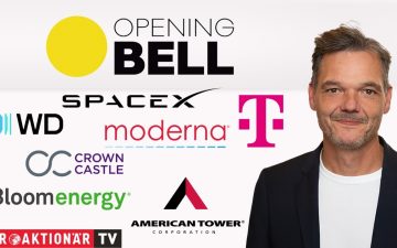 SpaceX Mobilfunknetz – Mobilfunkturm vor blauem Himmel – SpaceX plant den Aufbau eines eigenen Mobilfunknetzes mit tausenden…