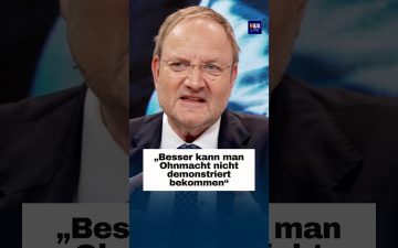 Scholz Kiew Besuch – Bundeskanzler Olaf Scholz bei seinem Kiew Besuch in der Ukraine, nachdenklicher Gesichtsausdruck vor uk…