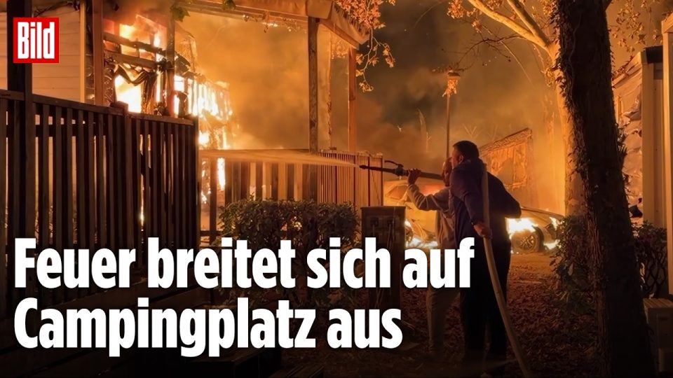 Campingplatz-Brand Gardasee – Ausgebrannte Mobilheime nach dem Campingplatz-Brand am Gardasee mit Einsatzkräften der Feuerwe…