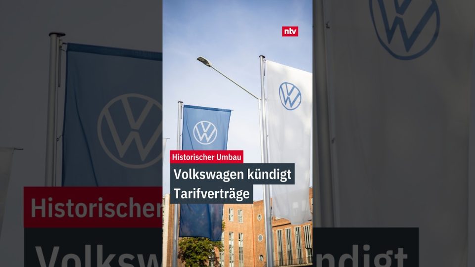 VW-Werk in Wolfsburg, Arbeiter auf dem Werksgelände – Streit um VW Tarifvertrag und Arbeitszeit