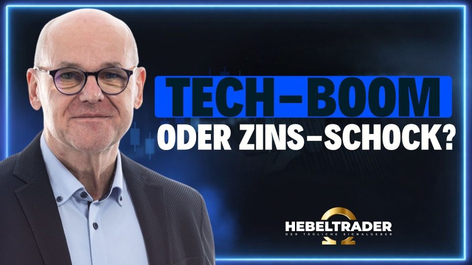 Zinsen Aktienmarkt – Börsenhändler an der Wall Street beobachtet steigende US-Zinsen und Aktienmarkt auf Monitor