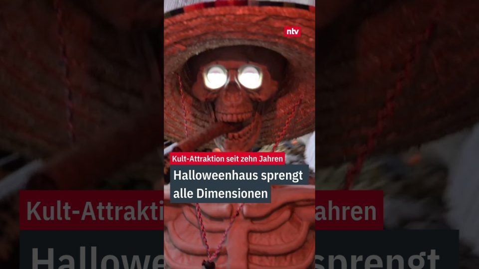 Halloweenhaus Biberach – Farbenfroh dekoriertes Halloweenhaus in Biberach mit Día-de-los-Muertos-Motiven im Garten von Famil…