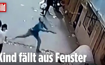 Ein Mann fängt ein Kind vom Balkon auf – dramatische Rettungsaktion in Ägypten auf Kind vom Balkon gerettet