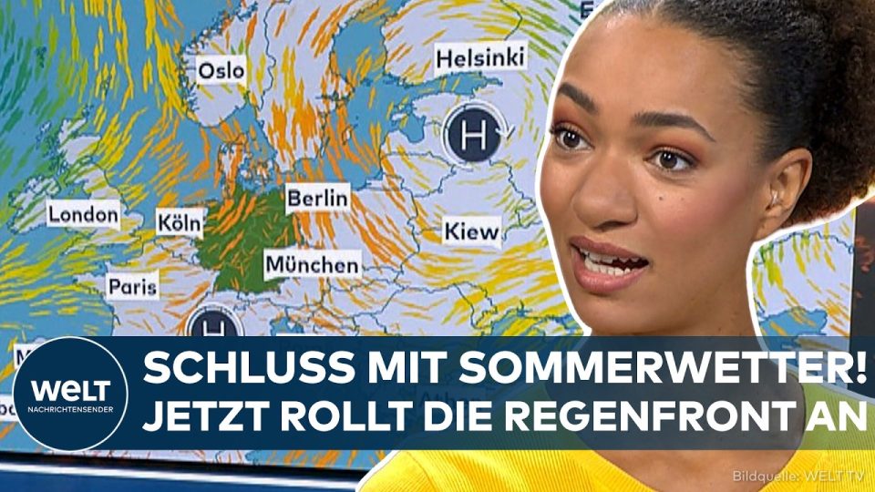 Dunkle Regenwolken ziehen bei Herbstwetter über eine deutsche Landschaft – Regenfront Deutschland im Oktober