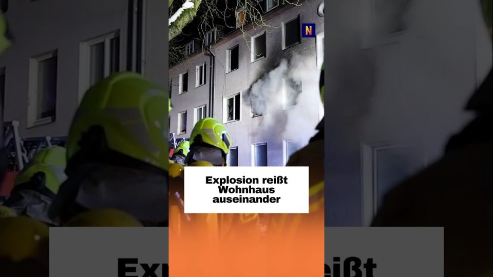 Gasexplosion Hannover – Zerstörte Fassade eines Mehrfamilienhauses nach der Gasexplosion in Hannover-Ricklingen, Fensterfron…