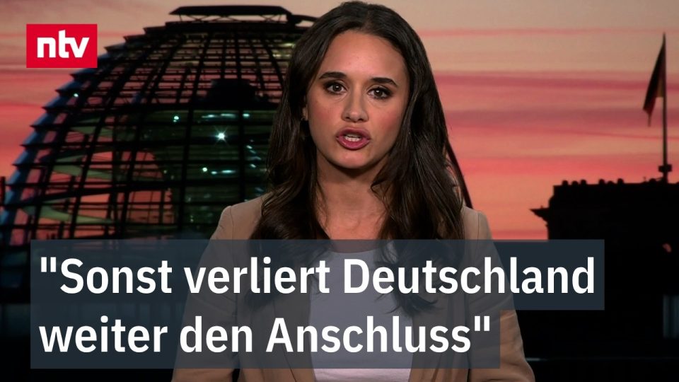 Nvidia-Chef Huang Deutschland – Nvidia-Chef Jensen Huang auf einer Bühne, Symbol für Deutschlands Rückstand bei Technologie …