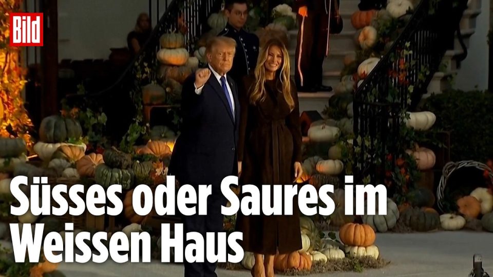 Halloween Weißes Haus – Donald und Melania Trump verteilen Halloween-Süßigkeiten an Kinder vor dem Weißen Haus