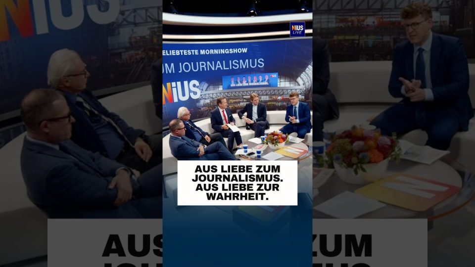 Schuldenwortbruch Merz – Friedrich Merz am Rednerpult im Bundestag – Debatte um Schuldenwortbruch und Sondervermögen