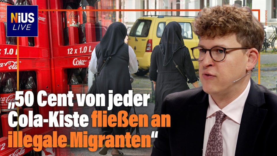 Kiste Cola mit Preisschild und Zuckersteuer-Hinweis – Symbolbild zur Zuckersteuer-Debatte in Deutschland