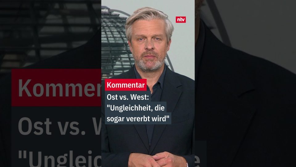 Ungleichheit Ost West – Straßenszene in einer sanierten ostdeutschen Altstadt – Symbol für die fortbestehende Ungleichheit z…