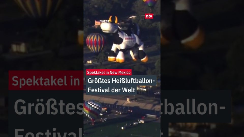 Hunderte bunte Heißluftballons steigen beim weltgrößten Heißluftballon-Festival über Albuquerque in New Mexico in den Himmel