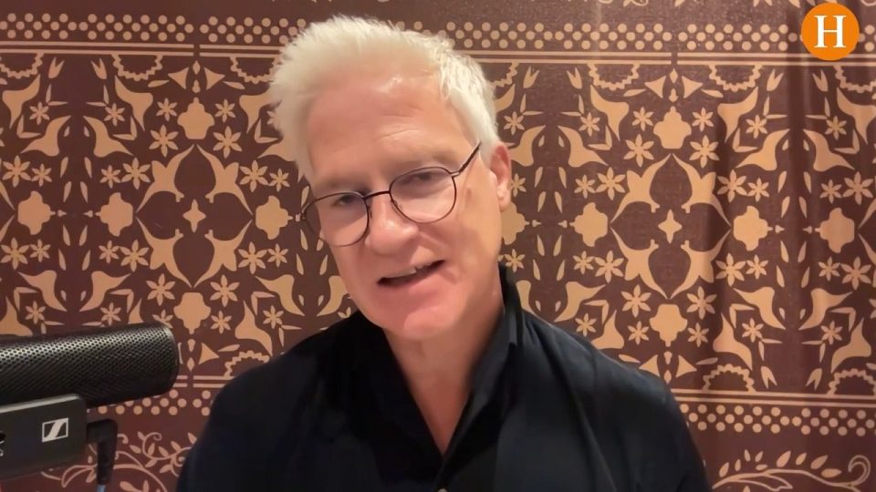 Händler an der New York Stock Exchange beobachten die Marktbreite am Bildschirm – Standardwerte legen zu, während KI-Aktien …
