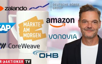 Börsenkurse auf einem Monitor im Überblick der Märkte am Morgen mit DAX und S&P 500