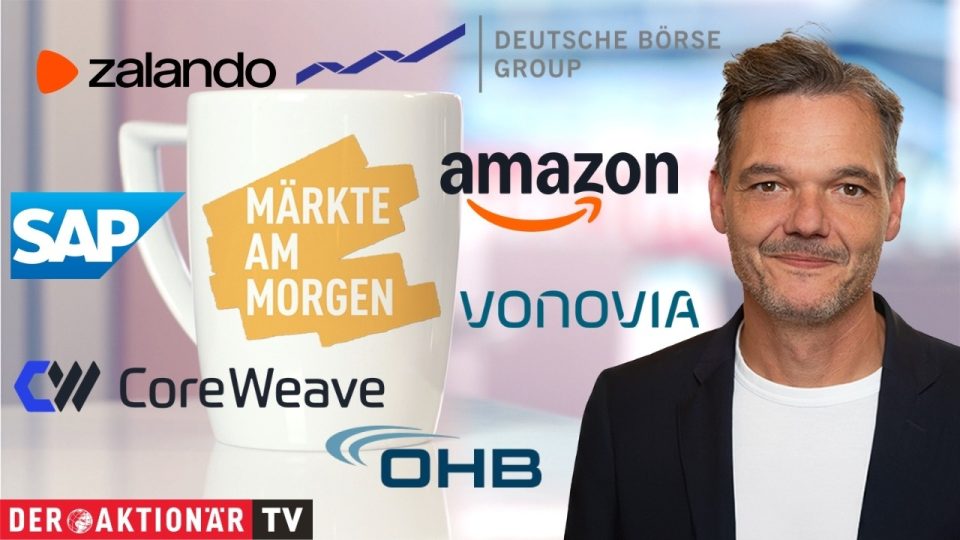 Börsenkurse auf einem Monitor im Überblick der Märkte am Morgen mit DAX und S&P 500