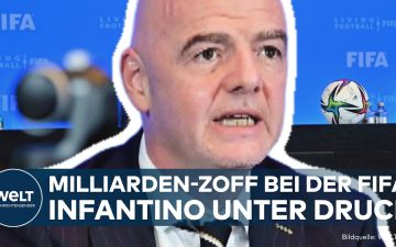 Gianni Infantino bei einer FIFA-Pressekonferenz – UEFA stellt FIFA-Präsident Infantino Ultimatum wegen Milliarden-Deal