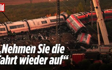 Zugunglück Spanien – Trümmer nach dem Zugunglück in Spanien, Rettungskräfte am Unfallort eines kollidierenden Schnellzugs