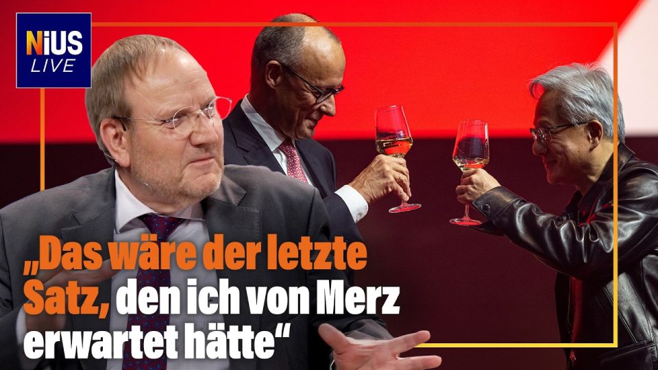 Friedrich Merz am Rednerpult beim Berliner Investitionsgipfel – Debatte um KI-Regulierung in Deutschland