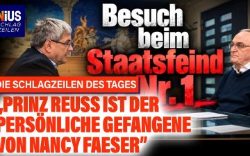 Prinz Reuß Untersuchungshaft – Justizia-Statue vor einem deutschen Gericht – Symbol für den Prozess gegen Prinz Reuß wegen H…